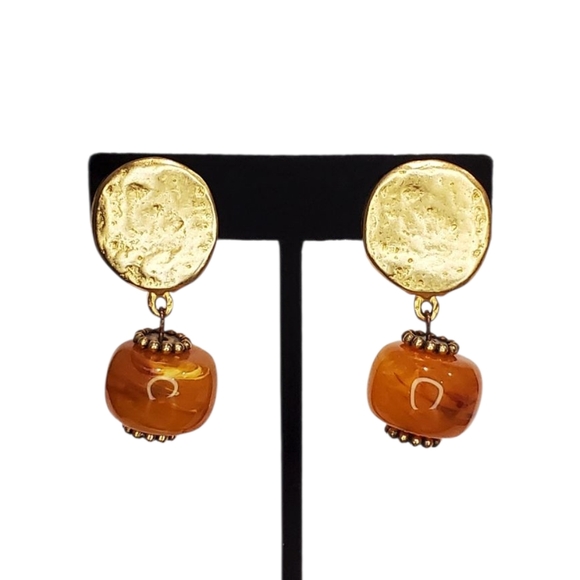 Vintage Unsigned Hammered Matte Gold-Tone Orange Bead Drop Clip-On Earrings - Picture 1 of 12